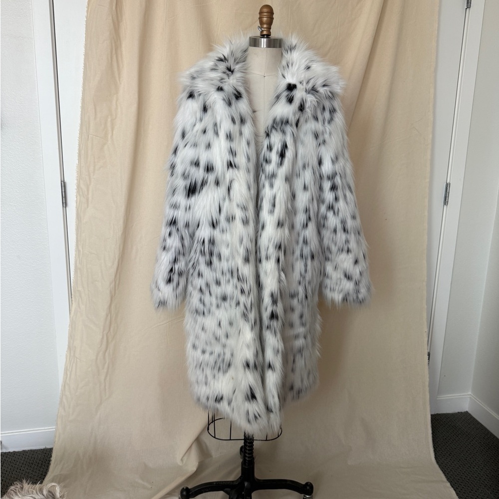 Chic Faux Fur Coat with Black Spots